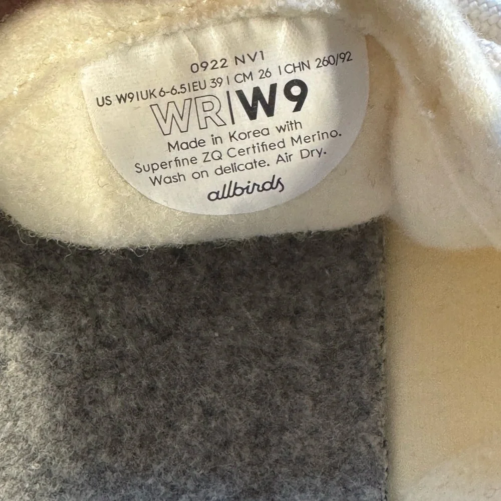 Allbirds Women's Wool Runner in Natural White - Size 9 - Picture 2 of 11